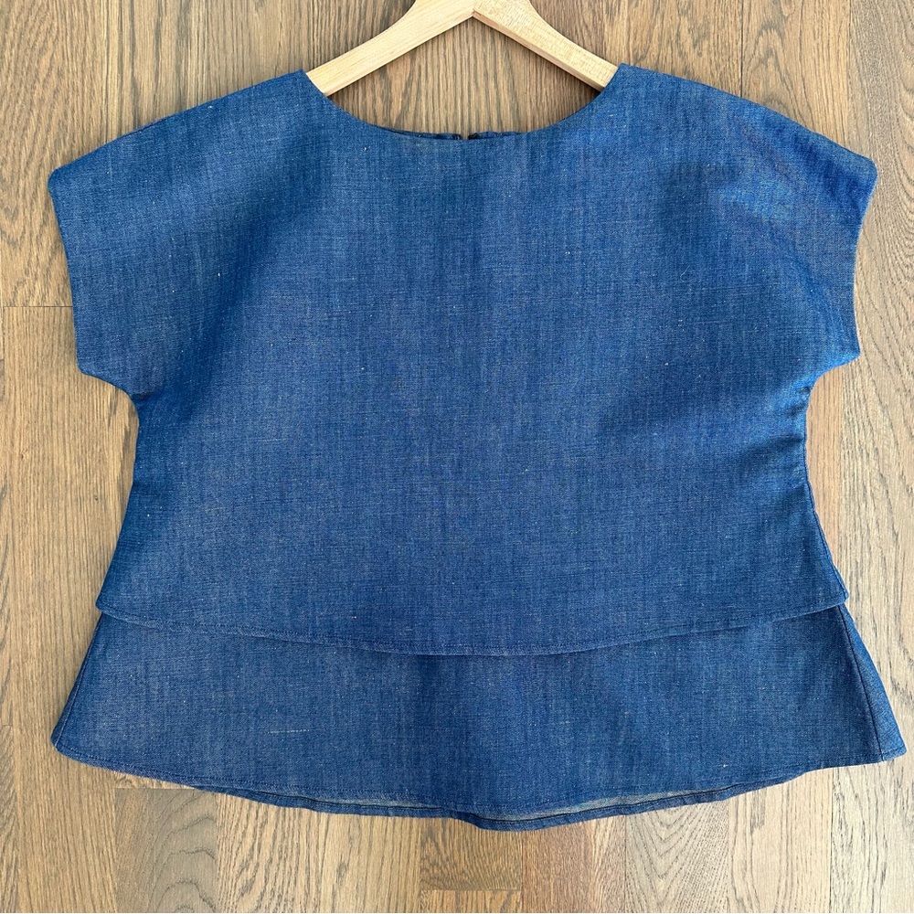 CO Indigo Denim Chambray Linen Blend Dolman Sleeve Tiered Top in Dark Blue Small